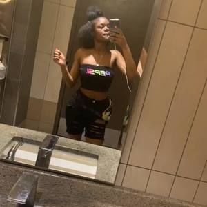 Meet your Posher, Samya